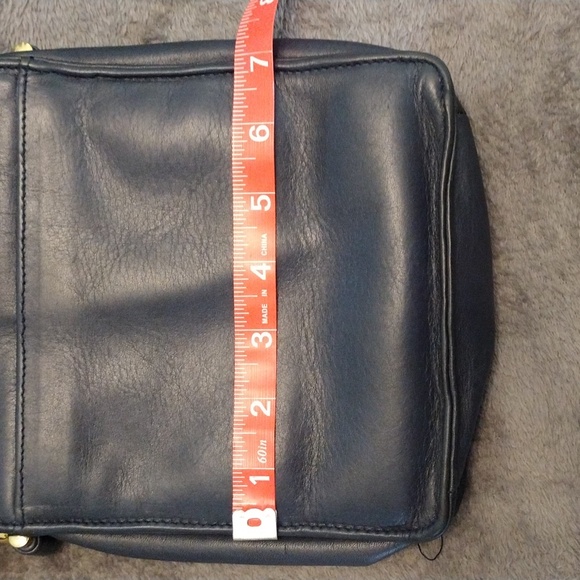 Vintage Jaqueline Ferrar Navy Leather Crossbody - Picture 12 of 16